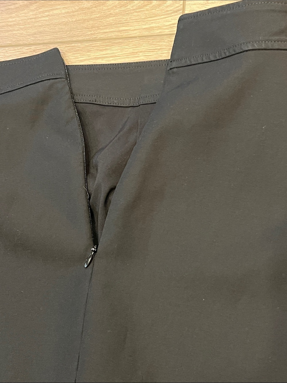 WHBM Classic Black Women's Pencil Skirt Size 12 Front Slit Work Office Corpcore - Picture 12 of 13